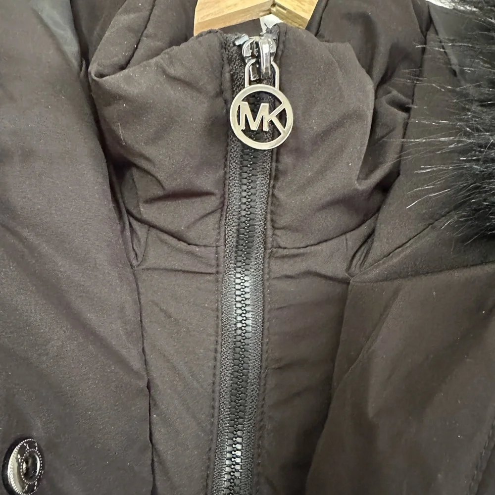 Michael Kors Dark Puffer Coat with Logo. Brand New Never Worn. - Picture 3 of 10